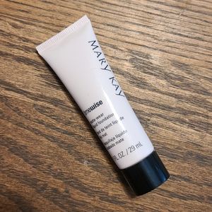Time-Wise Matte Wear Liquid Foundation